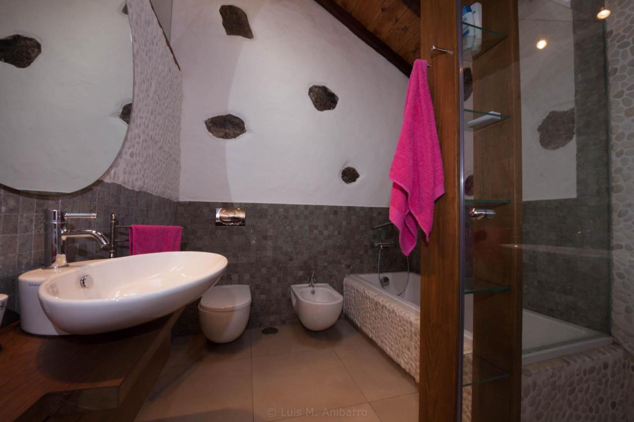 ארונה Historic Canarian House, Private Heated Infinity Pool, Bbq, Wifi + Panoramic Ocean Views מראה חיצוני תמונה
