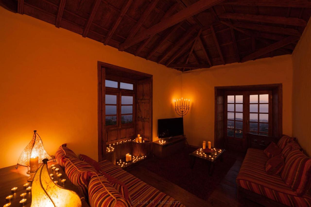 ארונה Historic Canarian House, Private Heated Infinity Pool, Bbq, Wifi + Panoramic Ocean Views מראה חיצוני תמונה