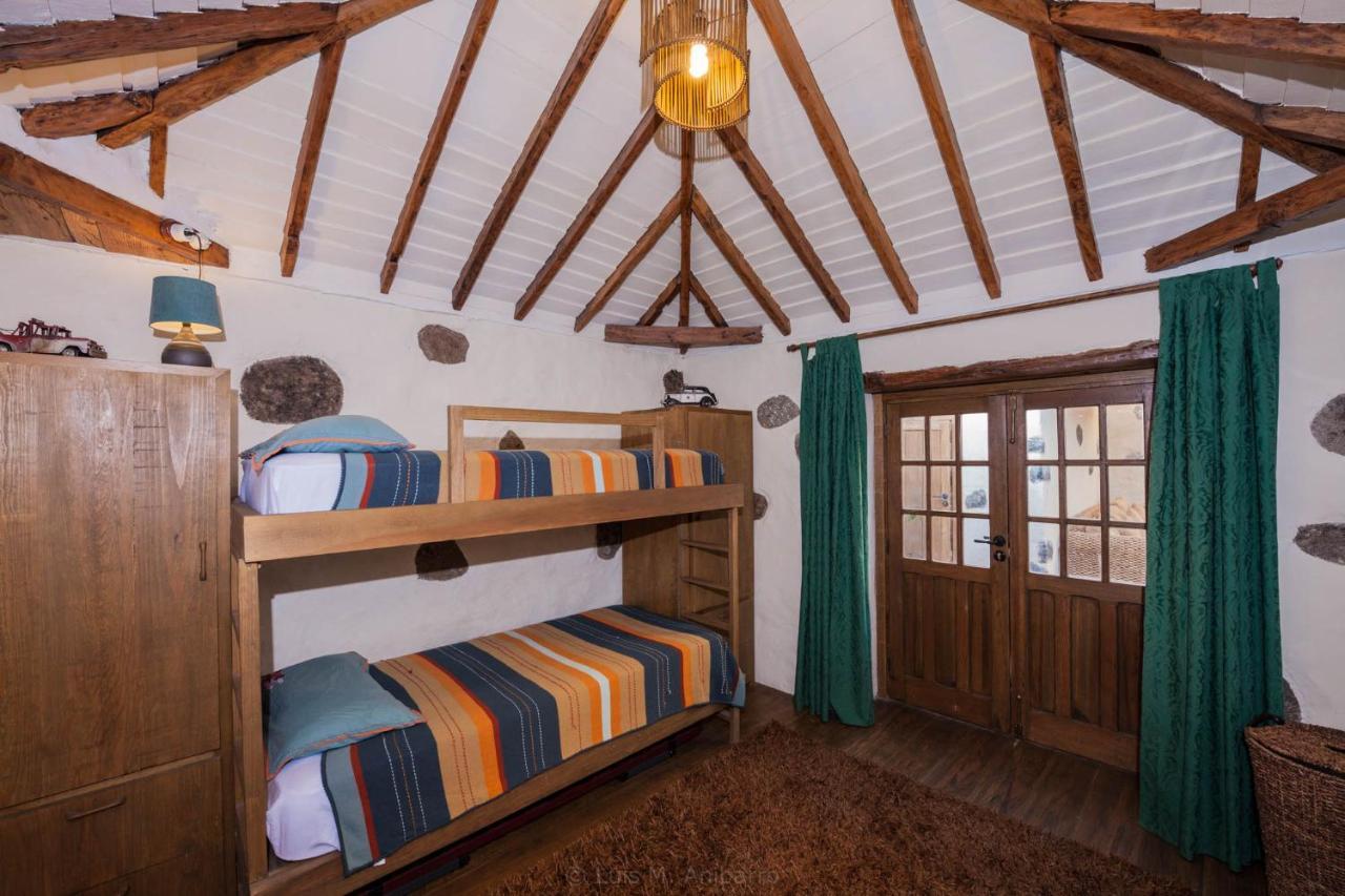 ארונה Historic Canarian House, Private Heated Infinity Pool, Bbq, Wifi + Panoramic Ocean Views מראה חיצוני תמונה