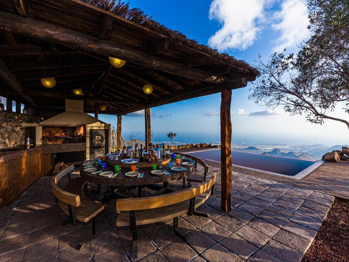 ארונה Historic Canarian House, Private Heated Infinity Pool, Bbq, Wifi + Panoramic Ocean Views מראה חיצוני תמונה