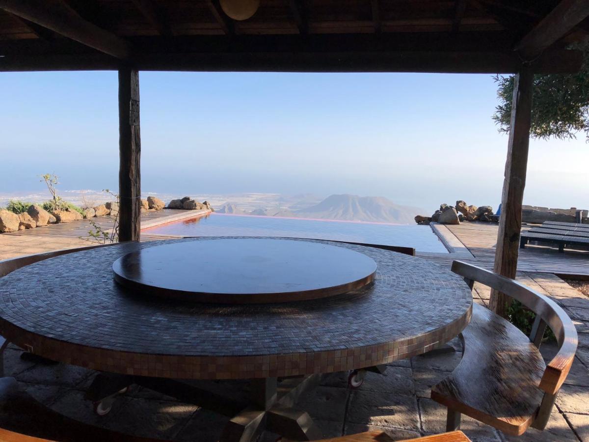 ארונה Historic Canarian House, Private Heated Infinity Pool, Bbq, Wifi + Panoramic Ocean Views מראה חיצוני תמונה