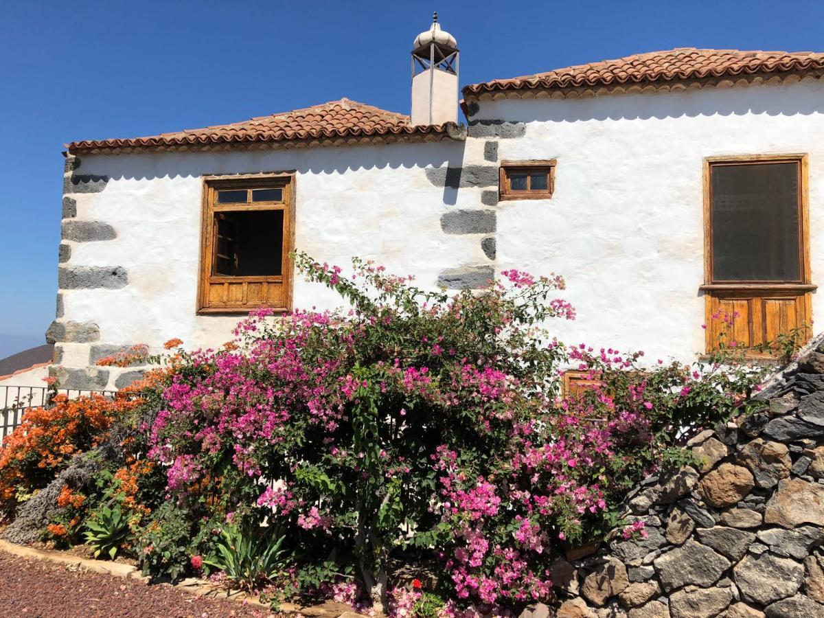 ארונה Historic Canarian House, Private Heated Infinity Pool, Bbq, Wifi + Panoramic Ocean Views מראה חיצוני תמונה